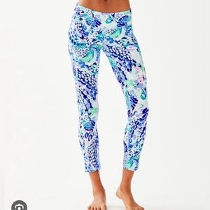 Lilly Pulitzer Luxletic Leggings in Turquoise Oasis Wave After Wave Weekender
